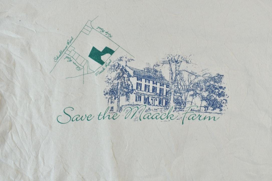 Vintage 1990s save The Maack Farm Souvenir T-Shirt