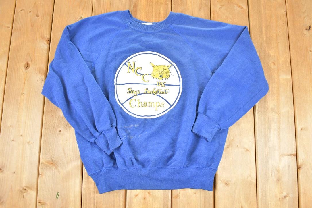 Vintage 1987 NCC Boys Basketball Champs Crewneck Sweatshirt Men's M / Made In USA Crewneck / Souvenir Cartoon Crewneck