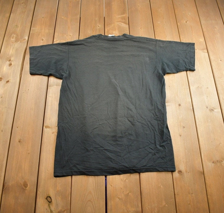 Vintage 1990s Victoria B.C Canada Souvenir Travel T Shirt Made In Canada
