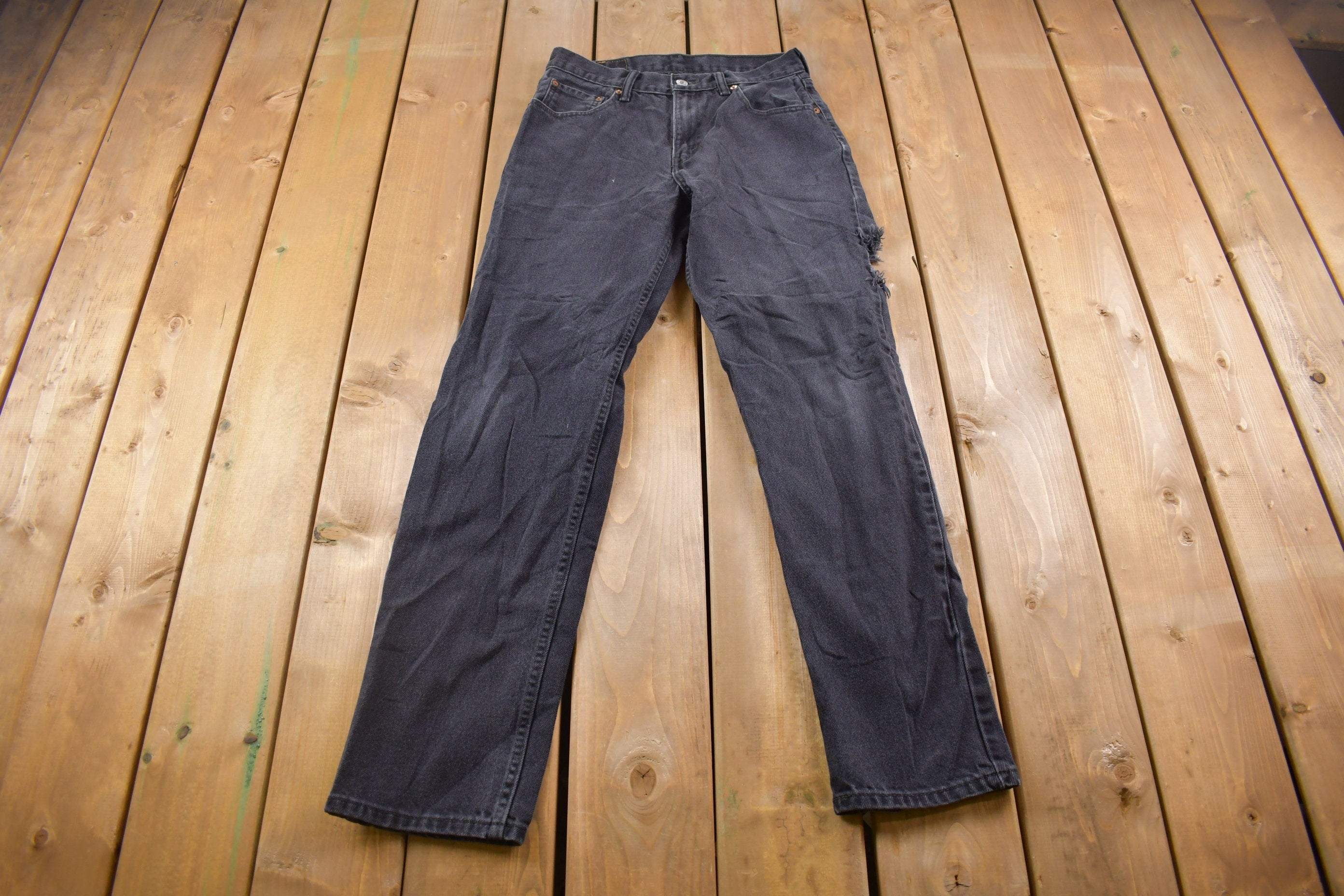 Vintage 1990s Levi's Distressed 550 Red Tab Jeans Size 30 x 32