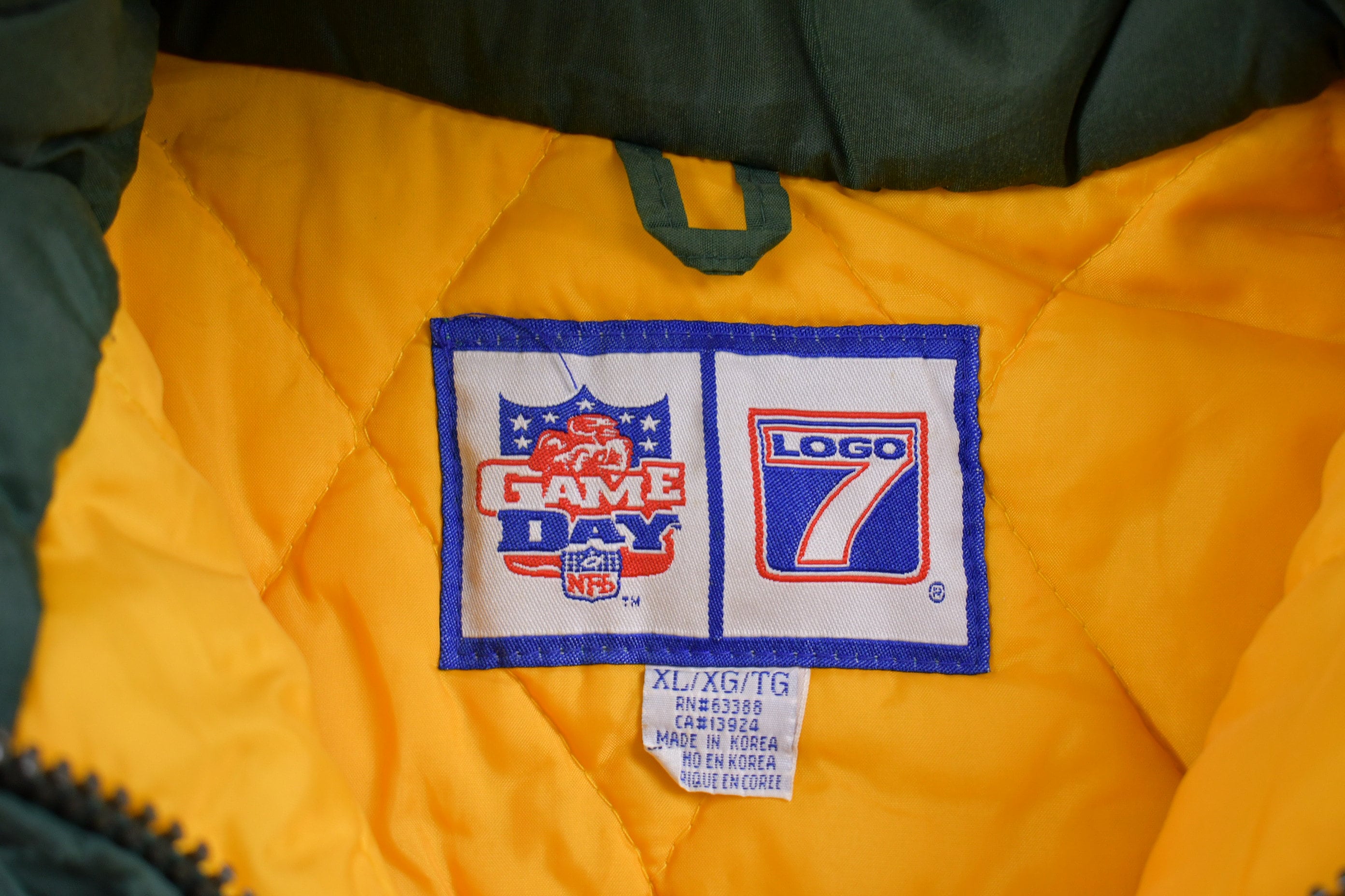 Vintage 1990s Green Bay Packers NFL Logo7 Puffer Jacket