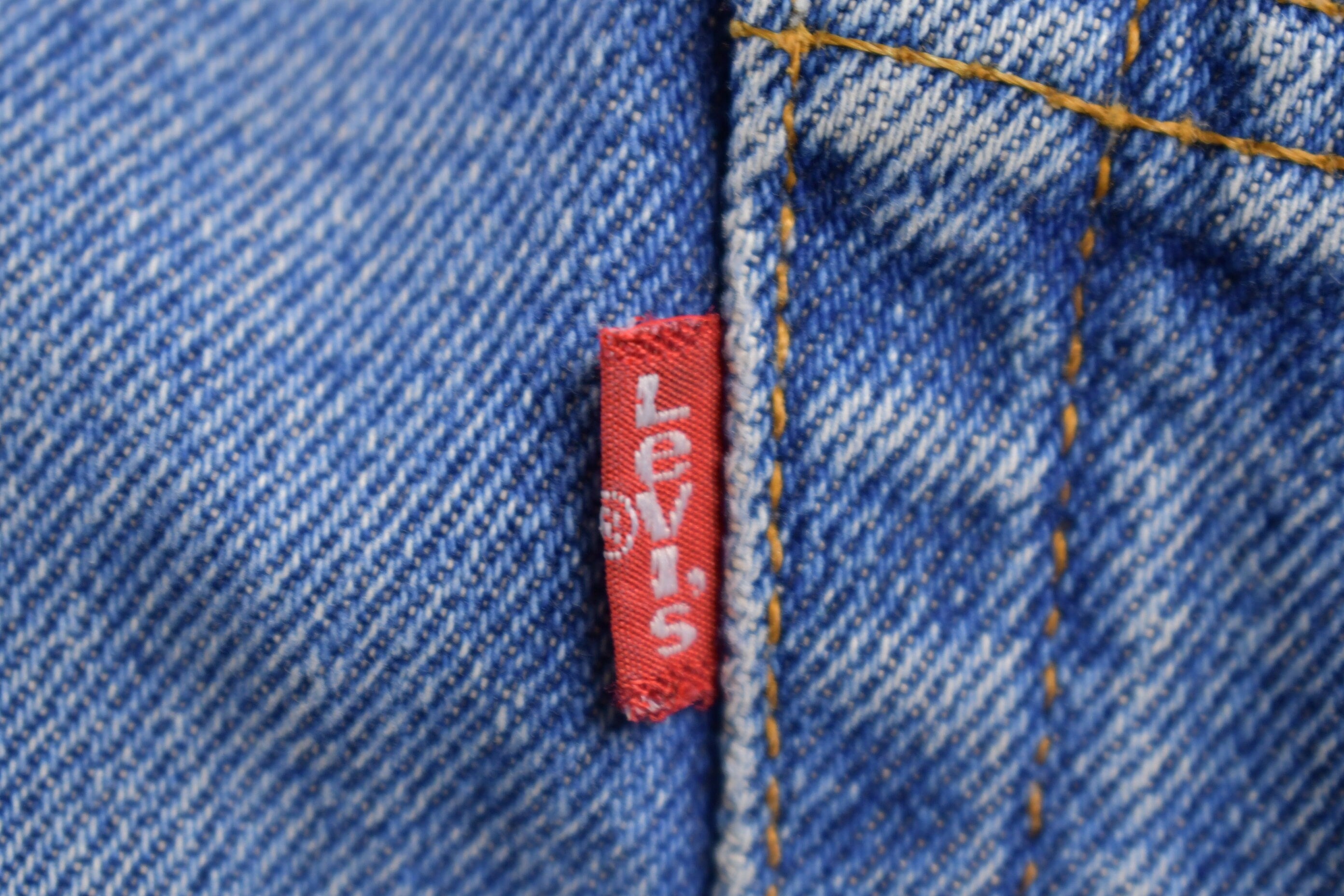 Vintage 1990s Levi's 550 Red Tab Jeans Size 36 x 29.5