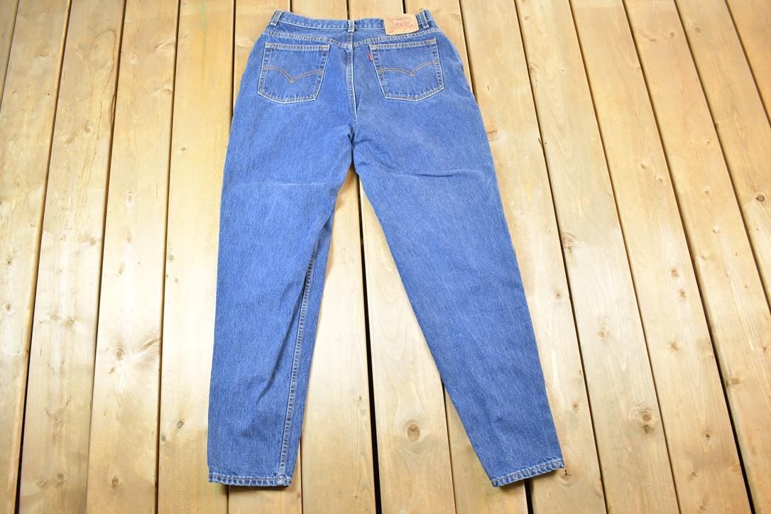 Vintage 1990s Levi Strauss Red Tab Denim Jeans Size 32 x 32 Made In USA