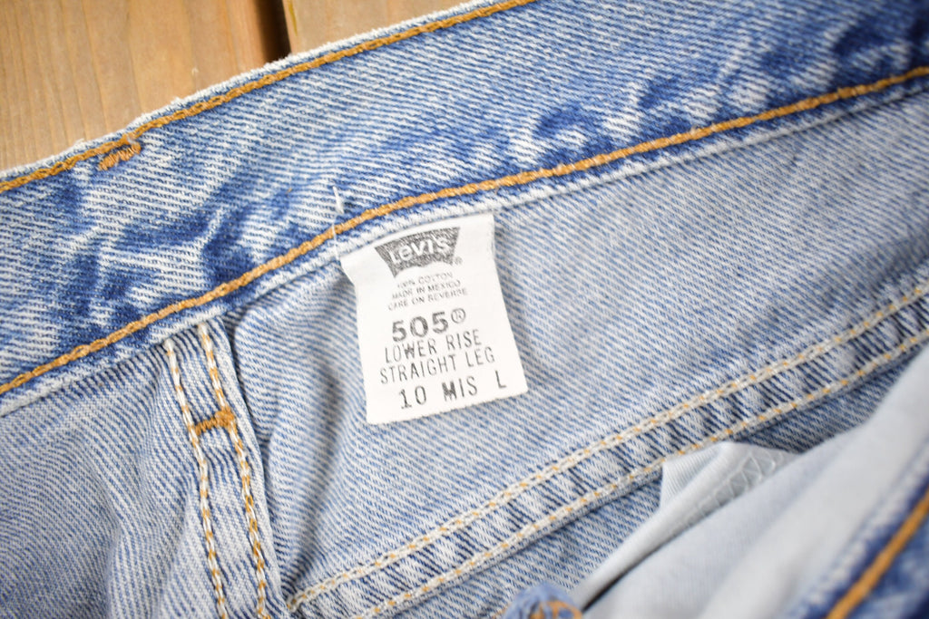 Vintage 1990s Levi's 505 Low Rise Distressed Denim Jeans Size 31 x 32