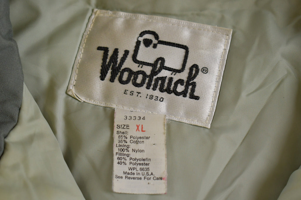 Vintage 1990s Woolrich Cargo Pocket Grey Winter Puffer Jacket