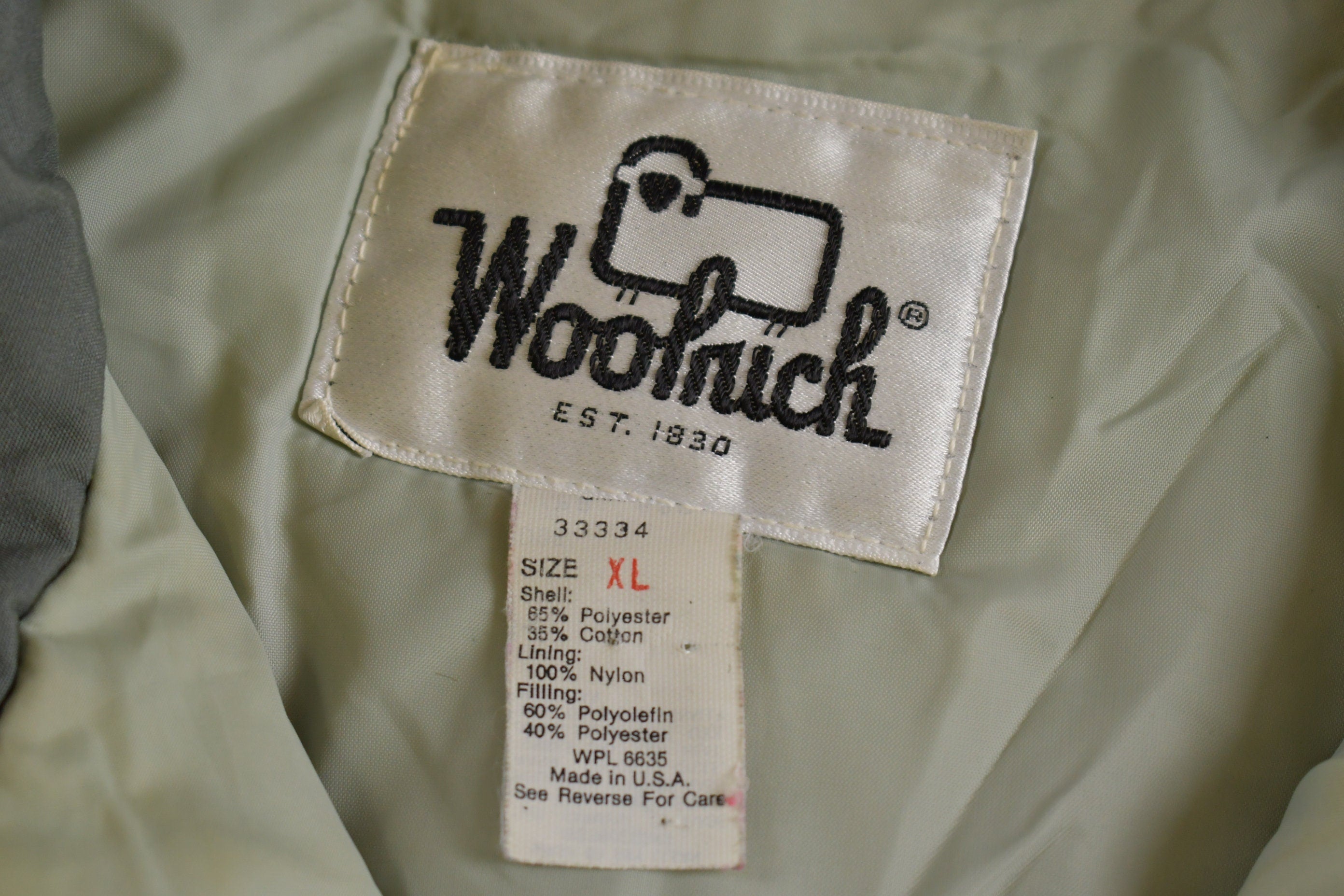 Vintage 1990s Woolrich Cargo Pocket Grey Winter Puffer Jacket