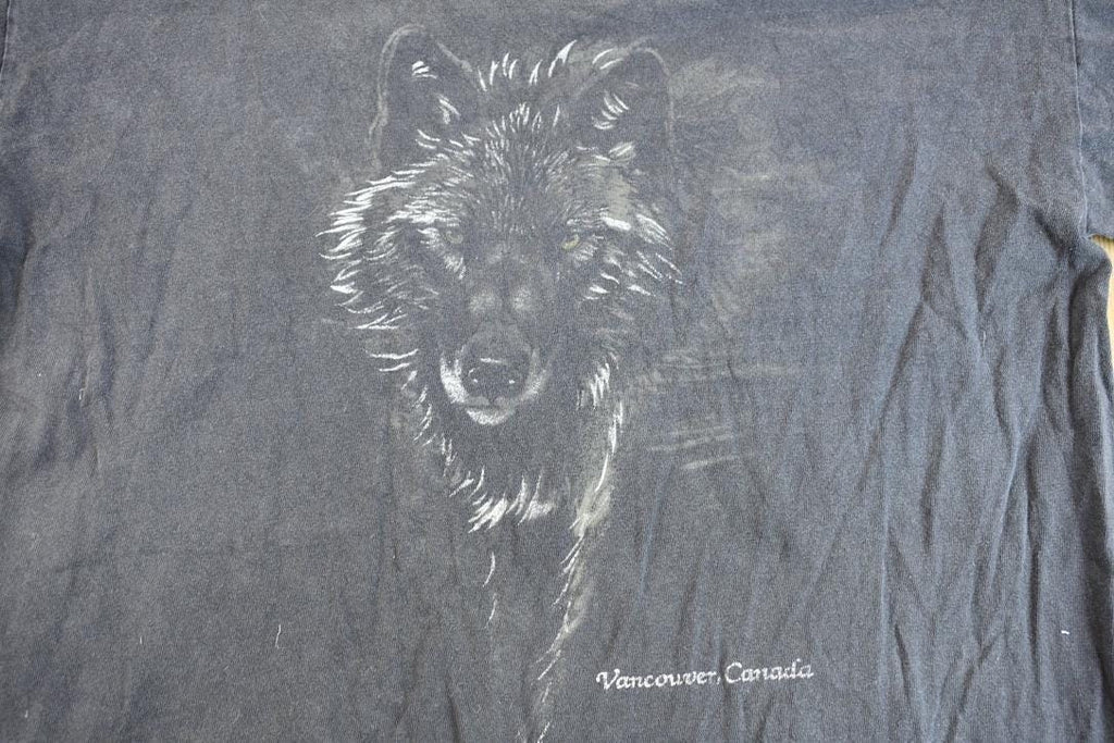 Vintage 1990s Lone Wolf Graphic Vancouver Canada Souvenir Travel T-Shirt / Streetwear / Nature T Shirt / Outdoorsman