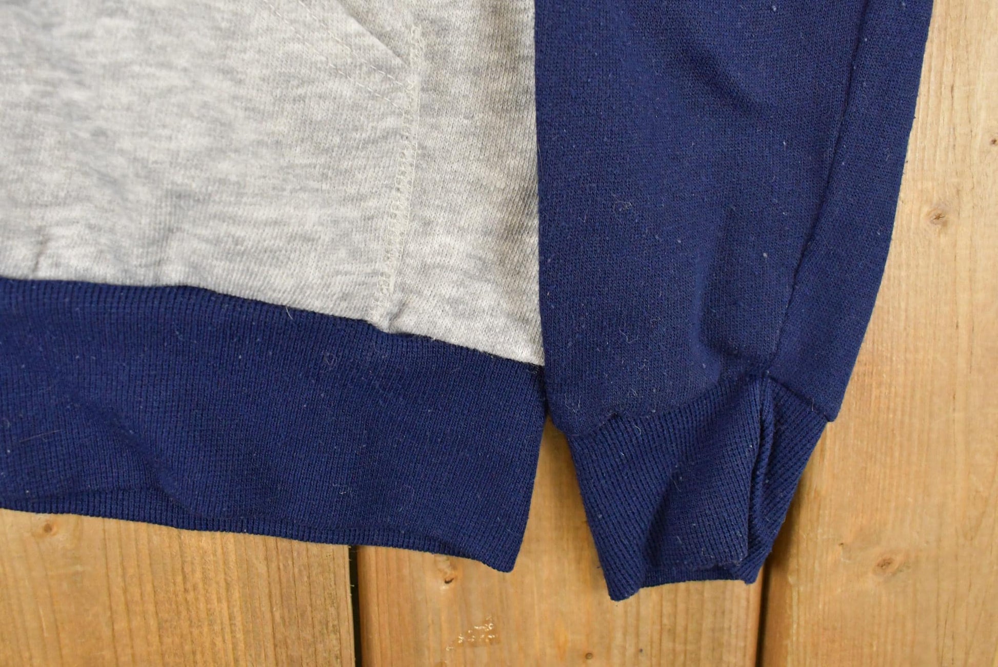 Vintage 1980s Mickey Mouse Walt Disney World Graphic Raglan Hoodie Men's XS