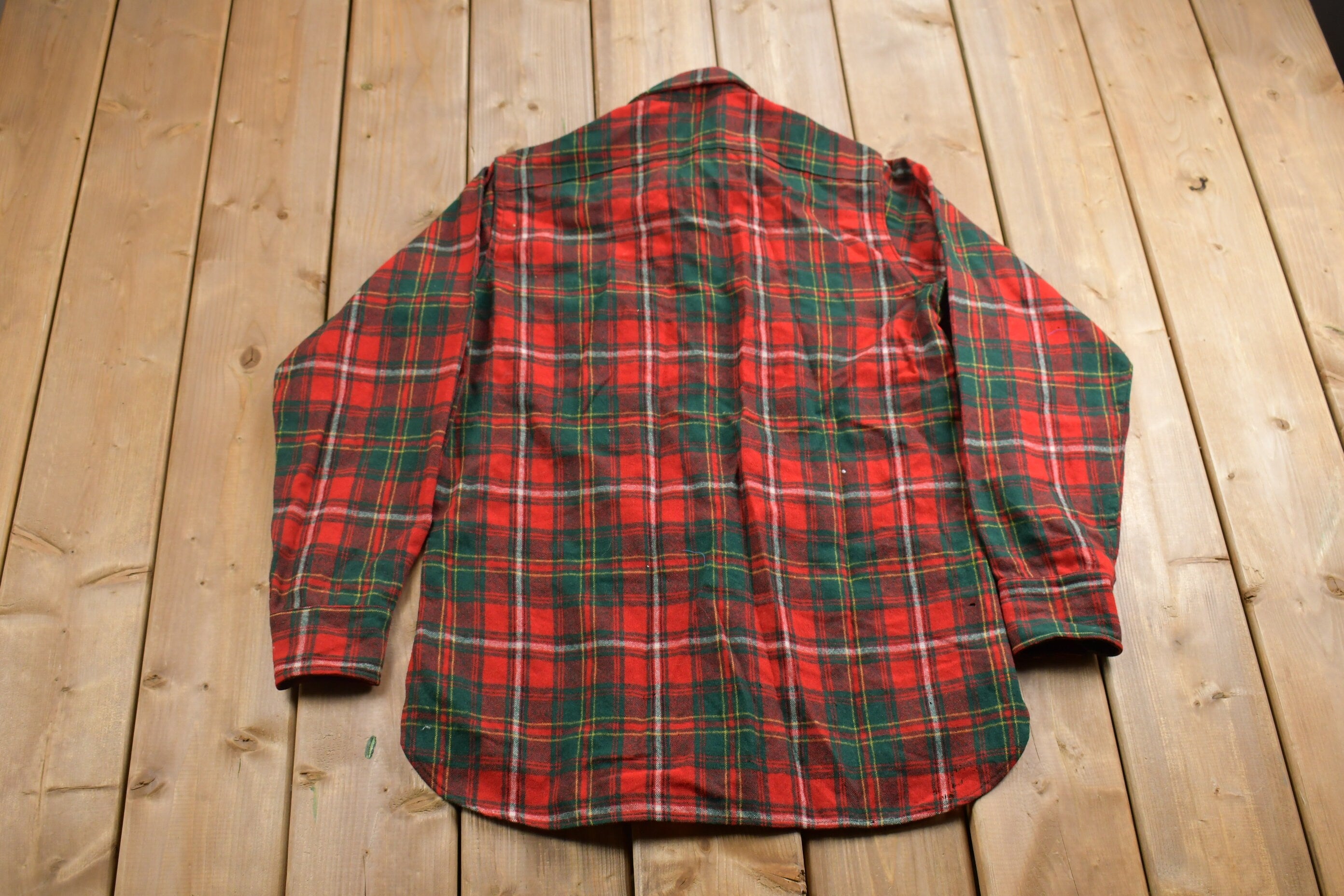 Vintage 1990s Woolrich Plaid Flannel Button Up Shirt