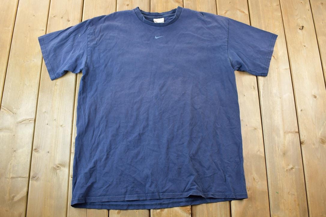 Vintage Y2K Nike Uptempo Graphic T-Shirt