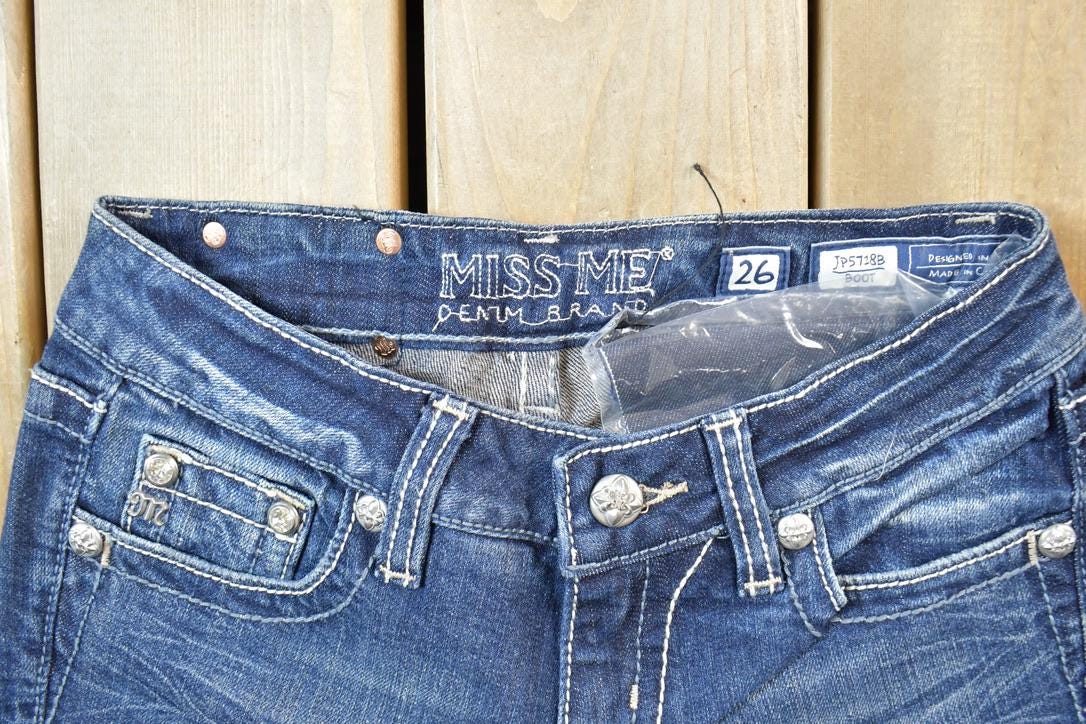Vintage Y2K Miss Me Bedazzled Low Rise Jeans Size 26x31