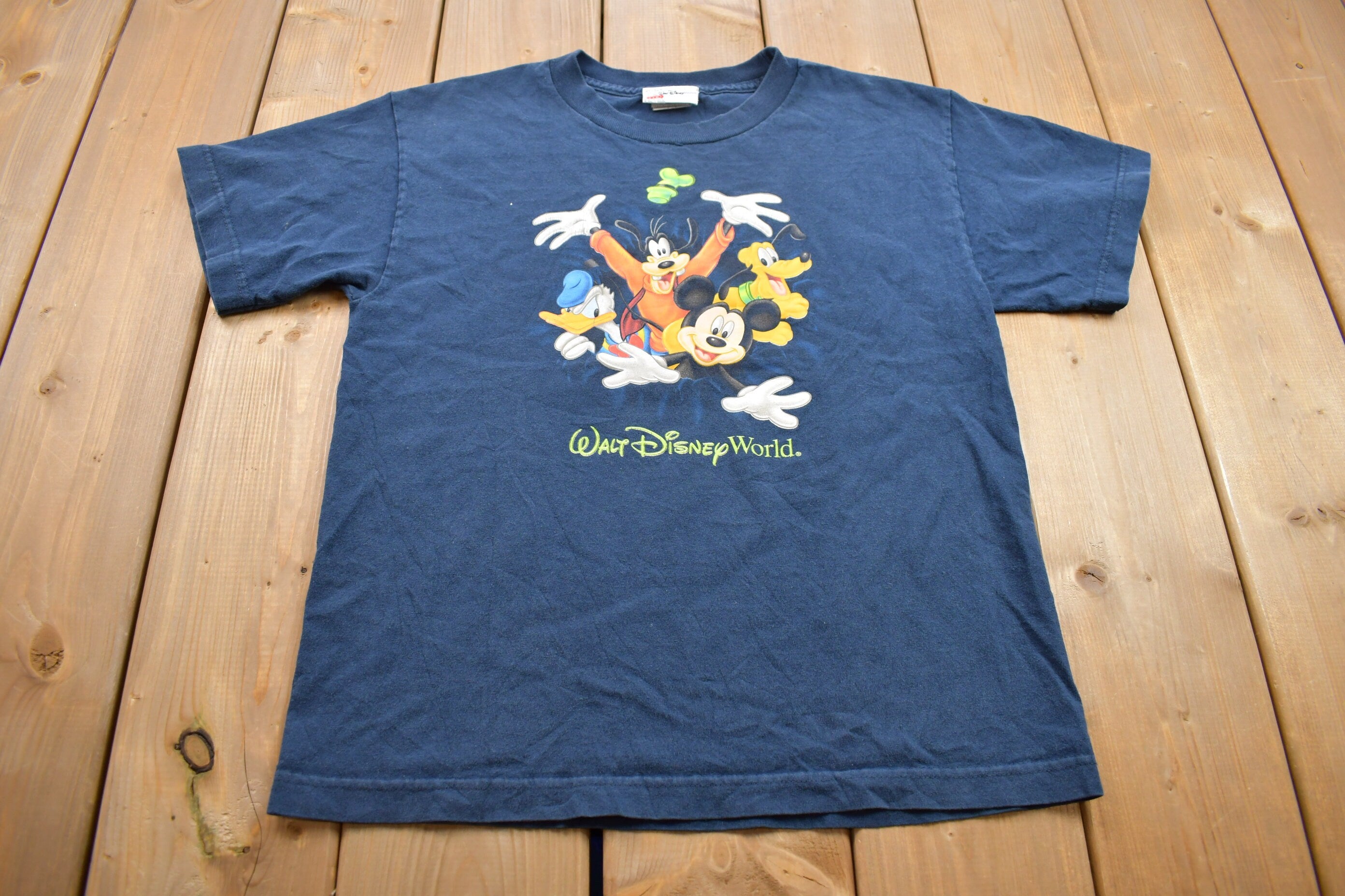 Vintage 2002 Walt Disney Mickey Mouse Daffy Goofy and Pluto Disney and Friends Graphic T Shirt