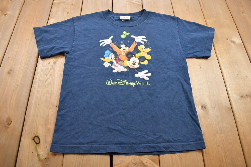 Vintage 2002 Walt Disney Mickey Mouse Daffy Goofy and Pluto Disney and Friends Graphic T Shirt
