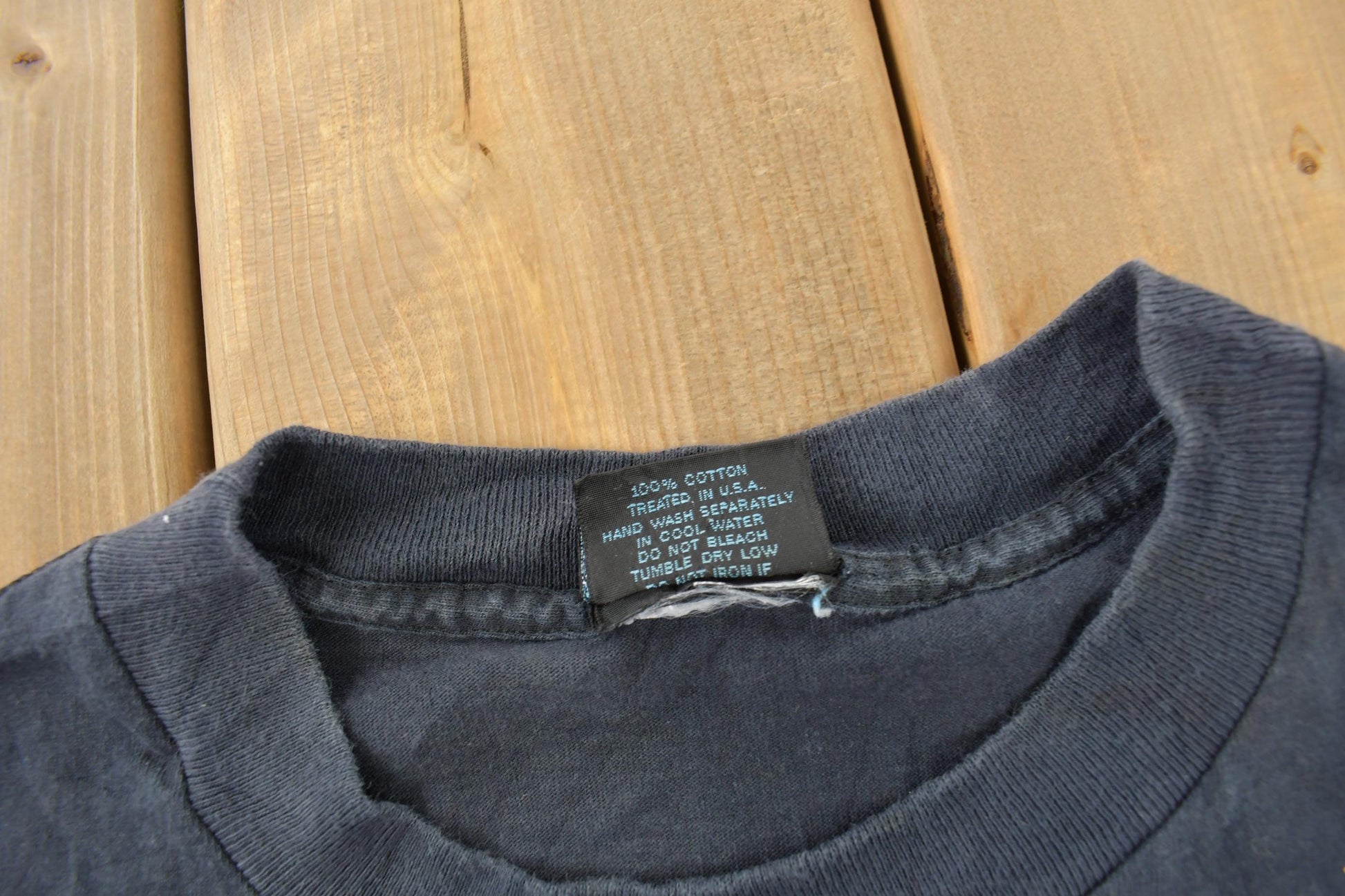 Vintage 1990s FEARLESS All Over Print Skull Graphic T-Shirt /