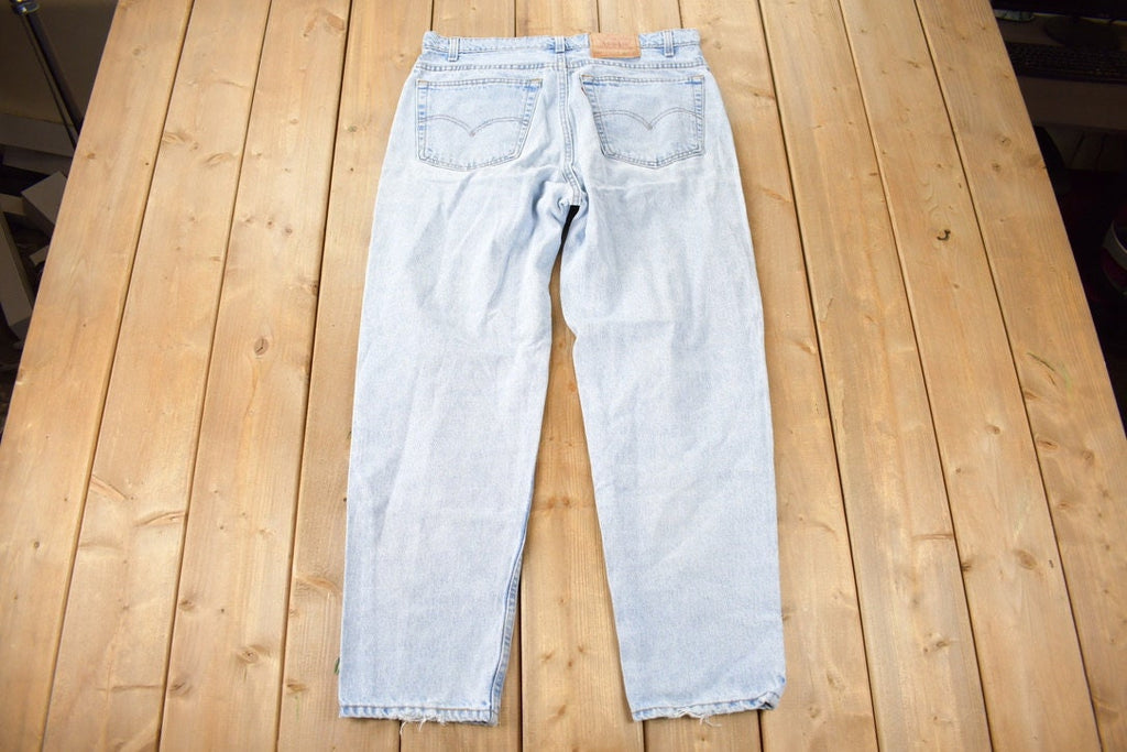 Vintage 1990s Levi's 550 Relaxed Fit Tapered Leg Jeans Size 38 x 30