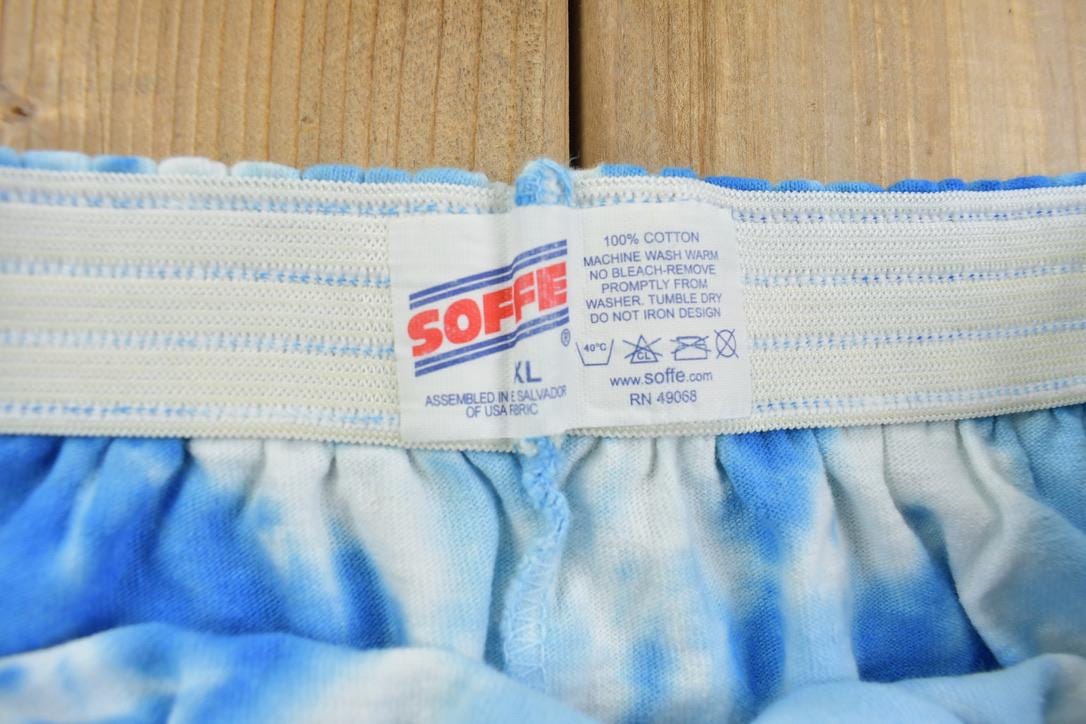 Vintage 1990s Women's Tie Dye Shorts