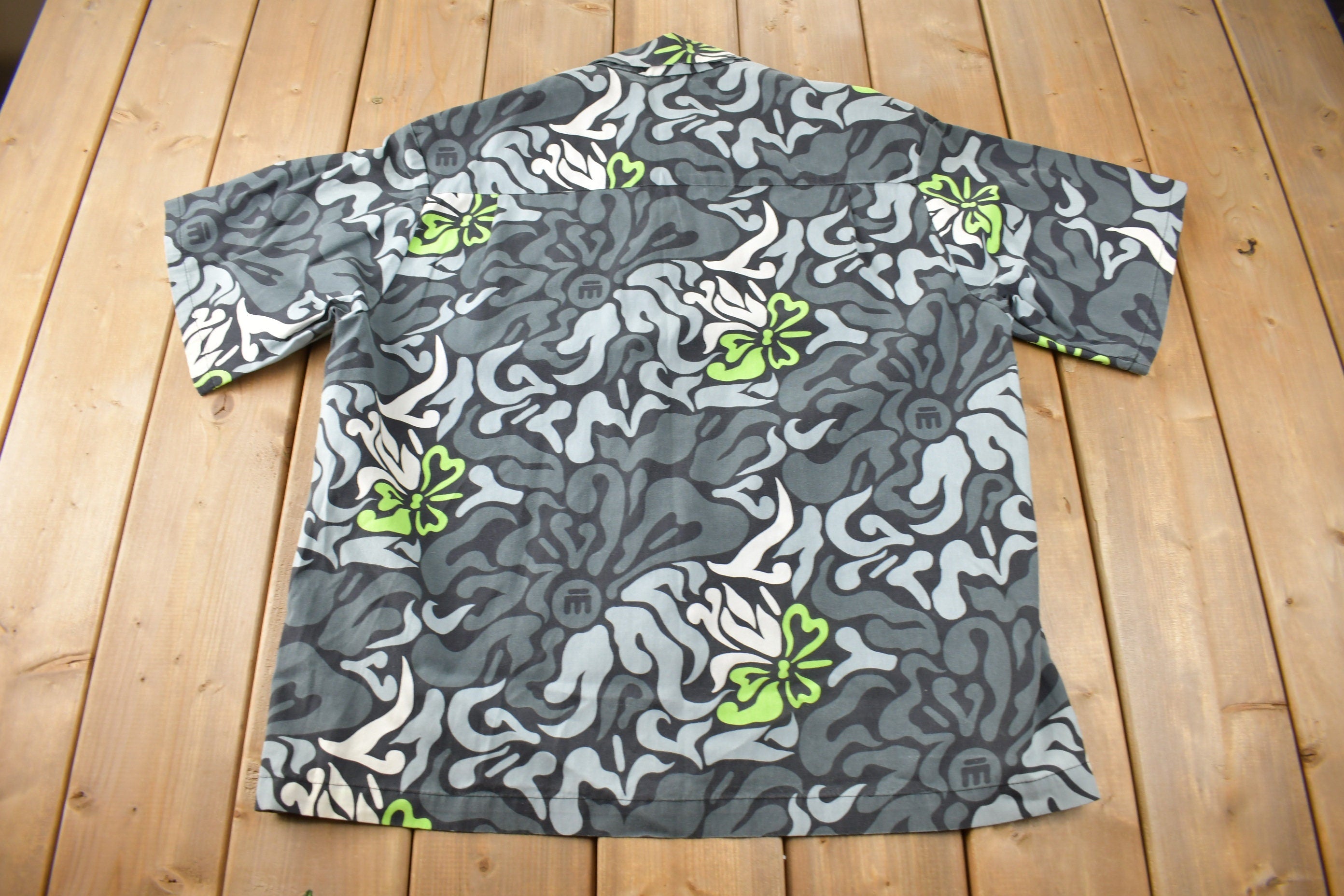Vintage 1980s Heavy Weight Floral Button Up Shirt Made in Canada Size XXL