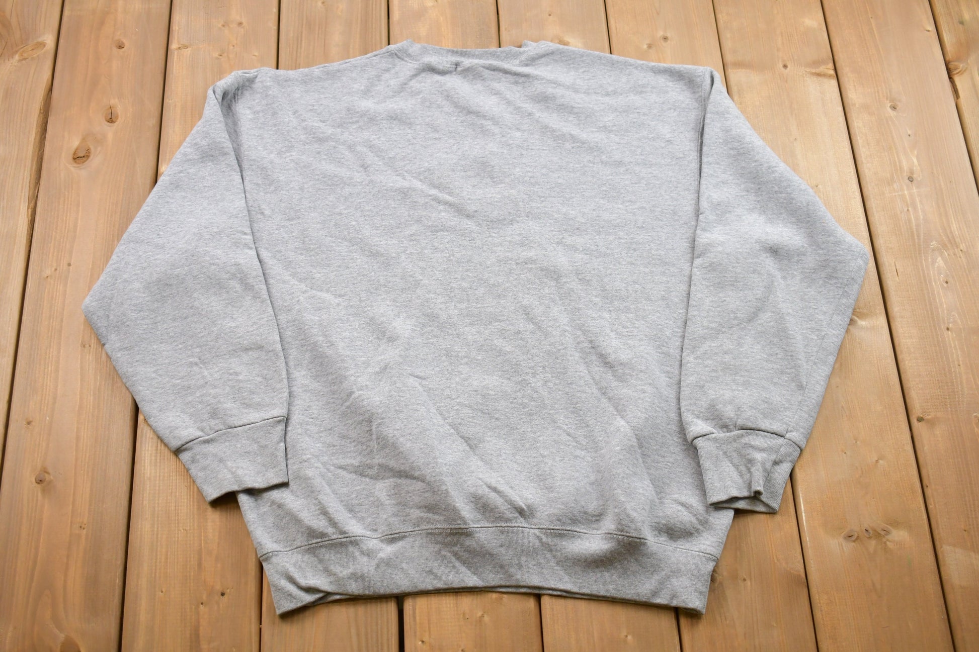 Vintage 1990s Deer Animal Crewneck Sweatshirt / 90s Crewneck / Souvenir / Athleisure / Streetwear / Deer Sweatshirt / Embroidered