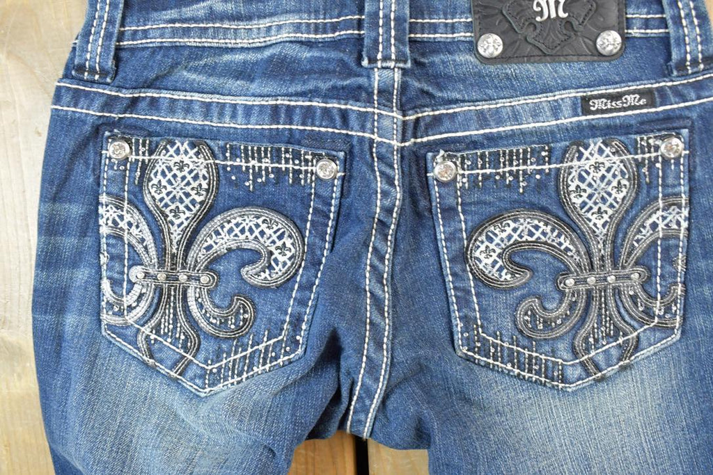 Vintage Y2K Miss Me Bedazzled Low Rise Jeans Size 26x31