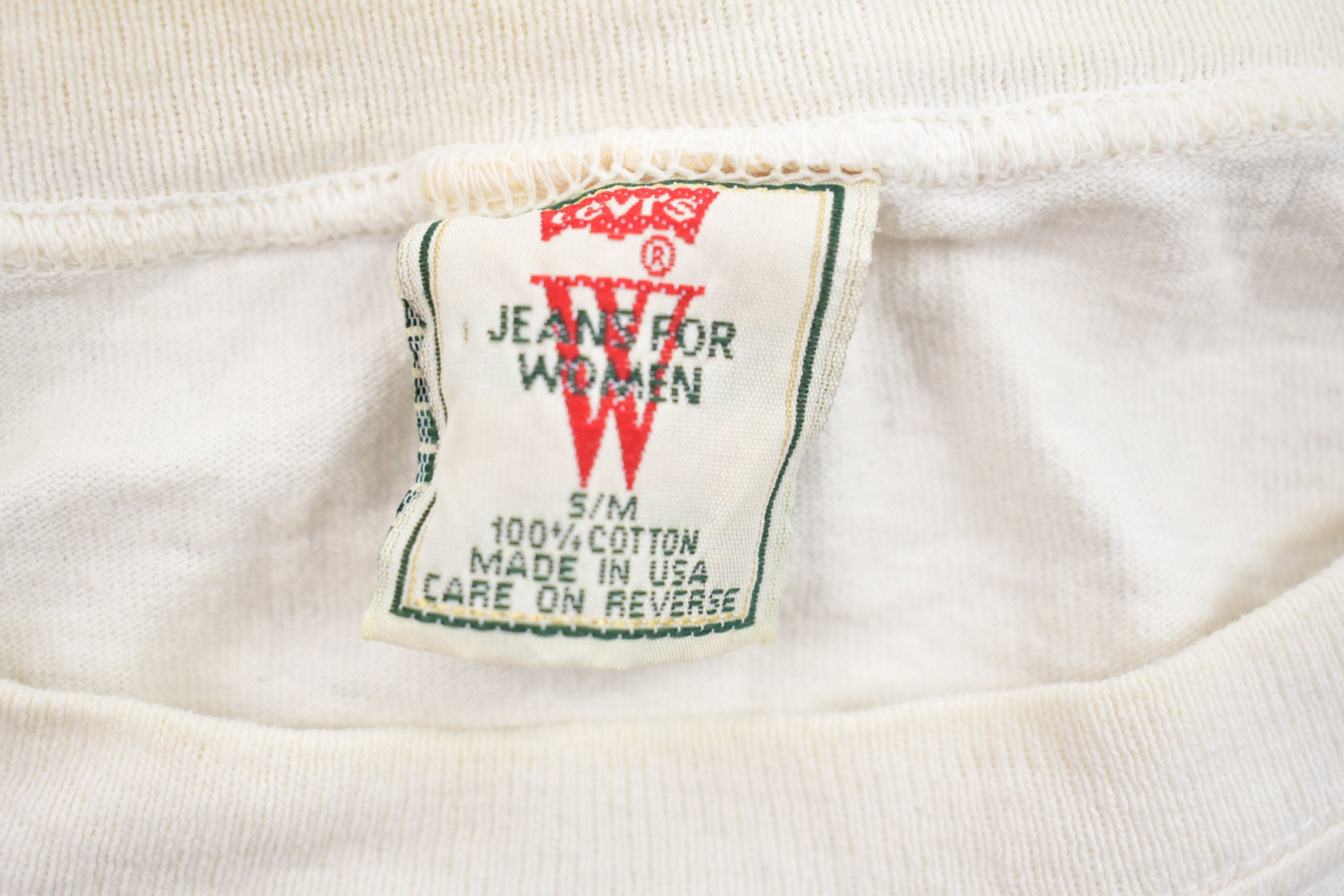 Vintage 1990s Levi's American Flag Graphic T-Shirt