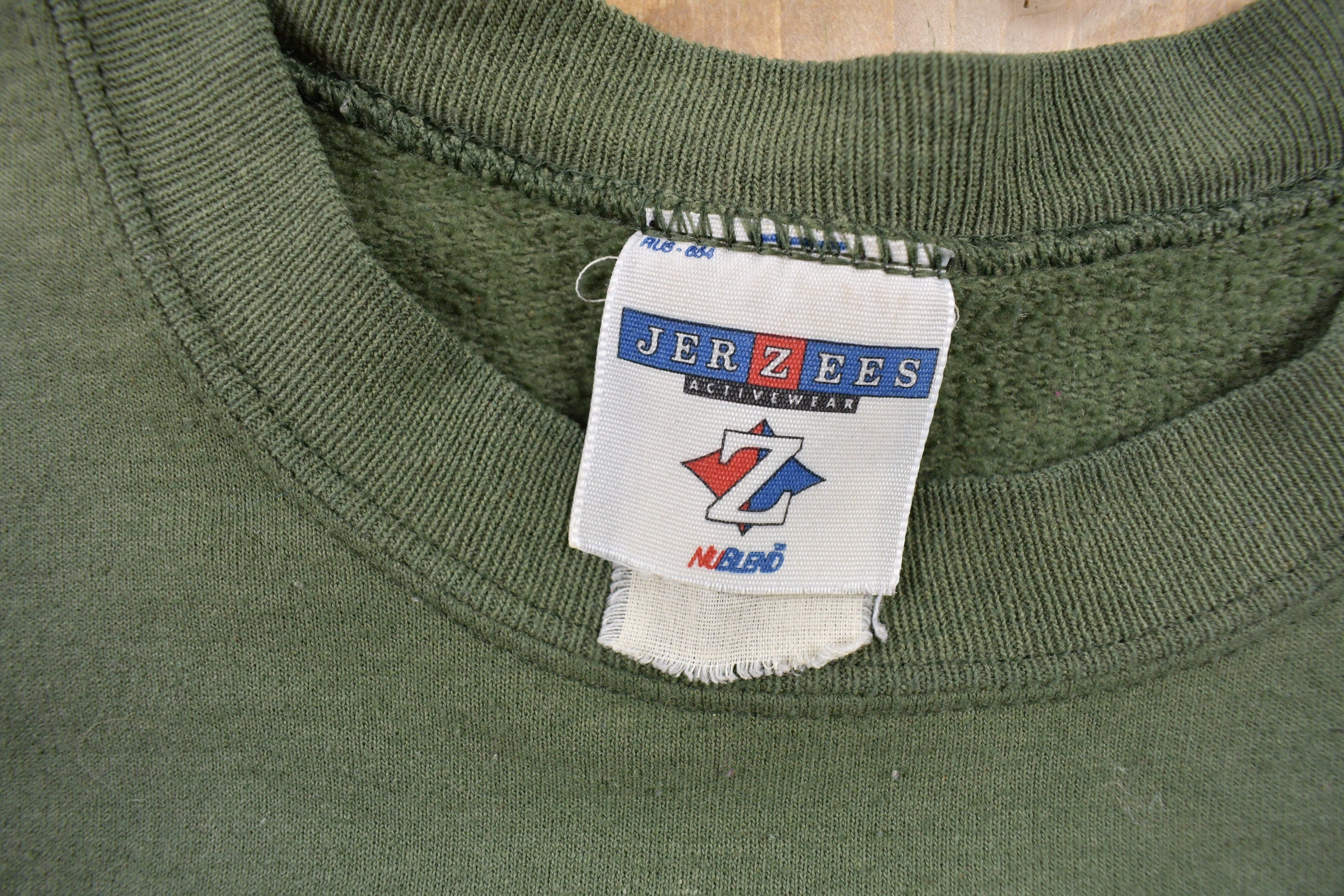 Vintage 1990s Jerzees Blank Green Crewneck Sweatshirt