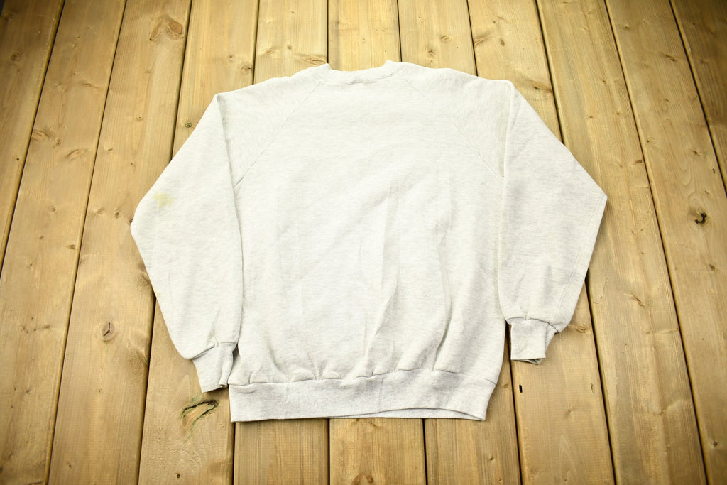 Vintage 1993 Looney Tunes North Pole Christmas Theme Raglan Crewneck