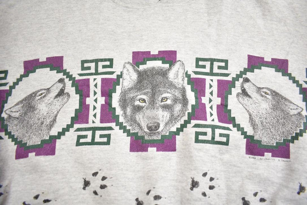 Vintage 1990s Majestic Wolf Outdoorsman Crewneck Sweatshirt Made In USA