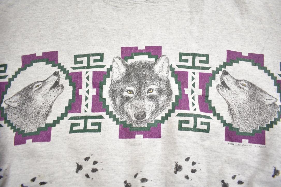Vintage 1990s Majestic Wolf Outdoorsman Crewneck Sweatshirt Made In USA