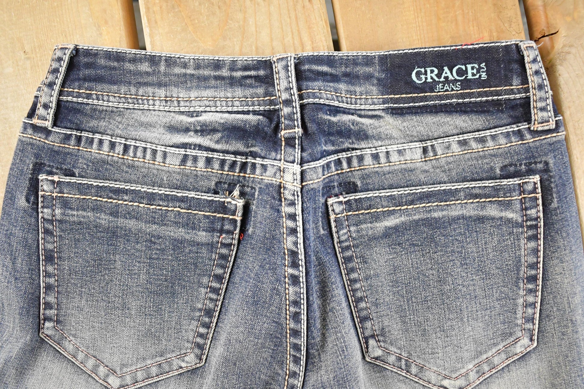 Vintage Deadstock Y2K Grace In LA Bedazzled Bootcut Low Rise Jeans Women's Size 26 x 32