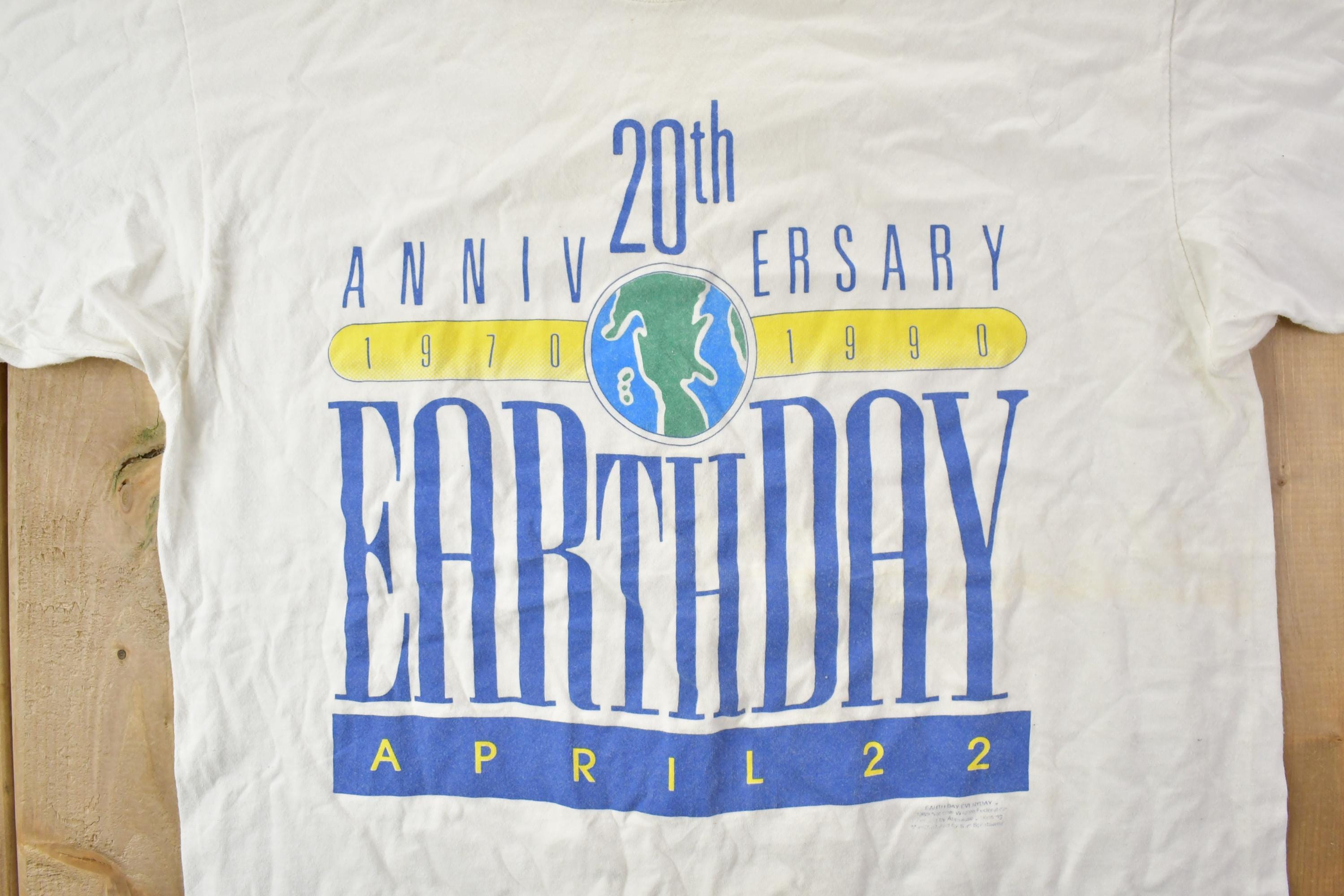 Vintage 1990s Earth Day Graphic T-Shirt