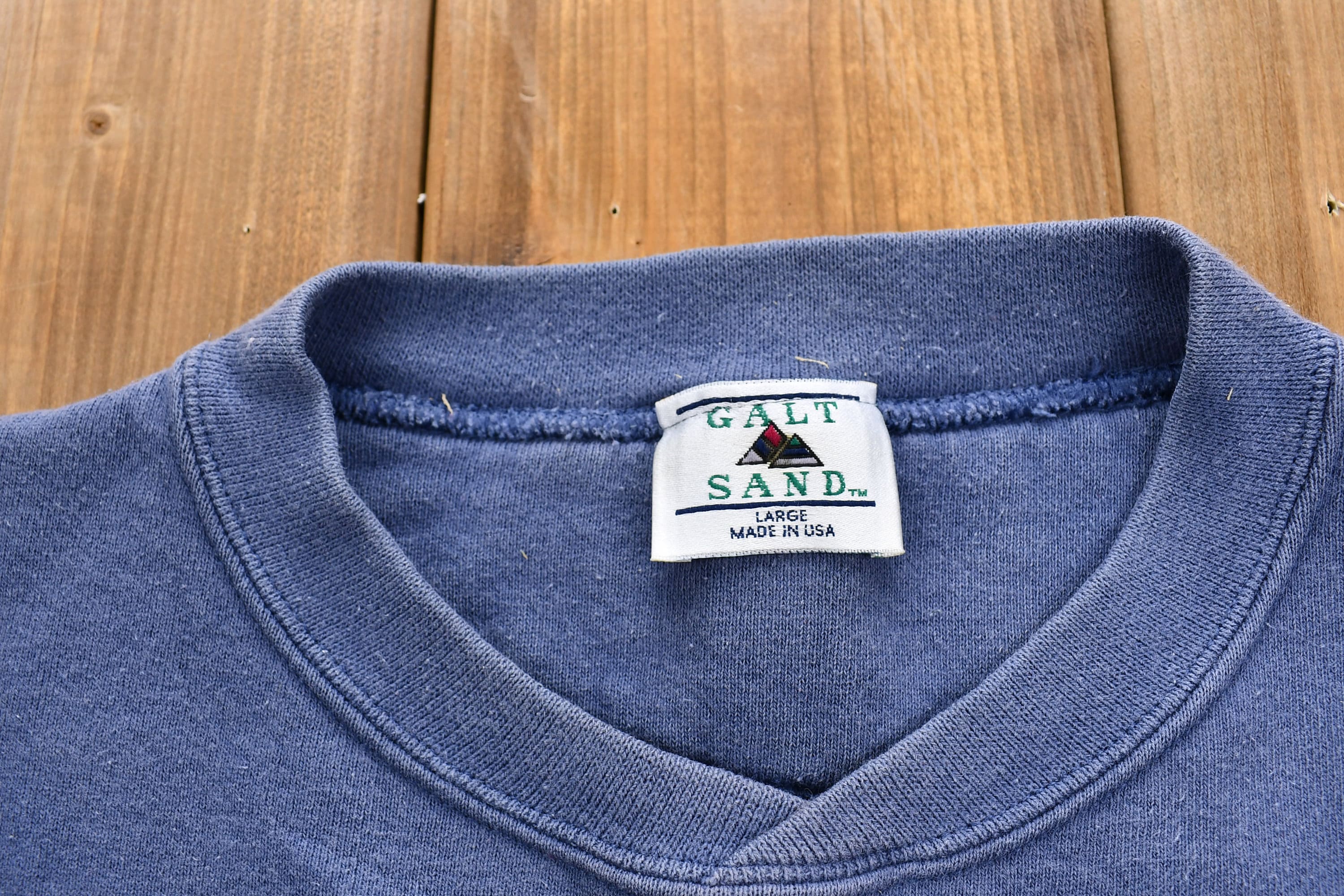Vintage 1990s Dolphin Graphic Crewneck