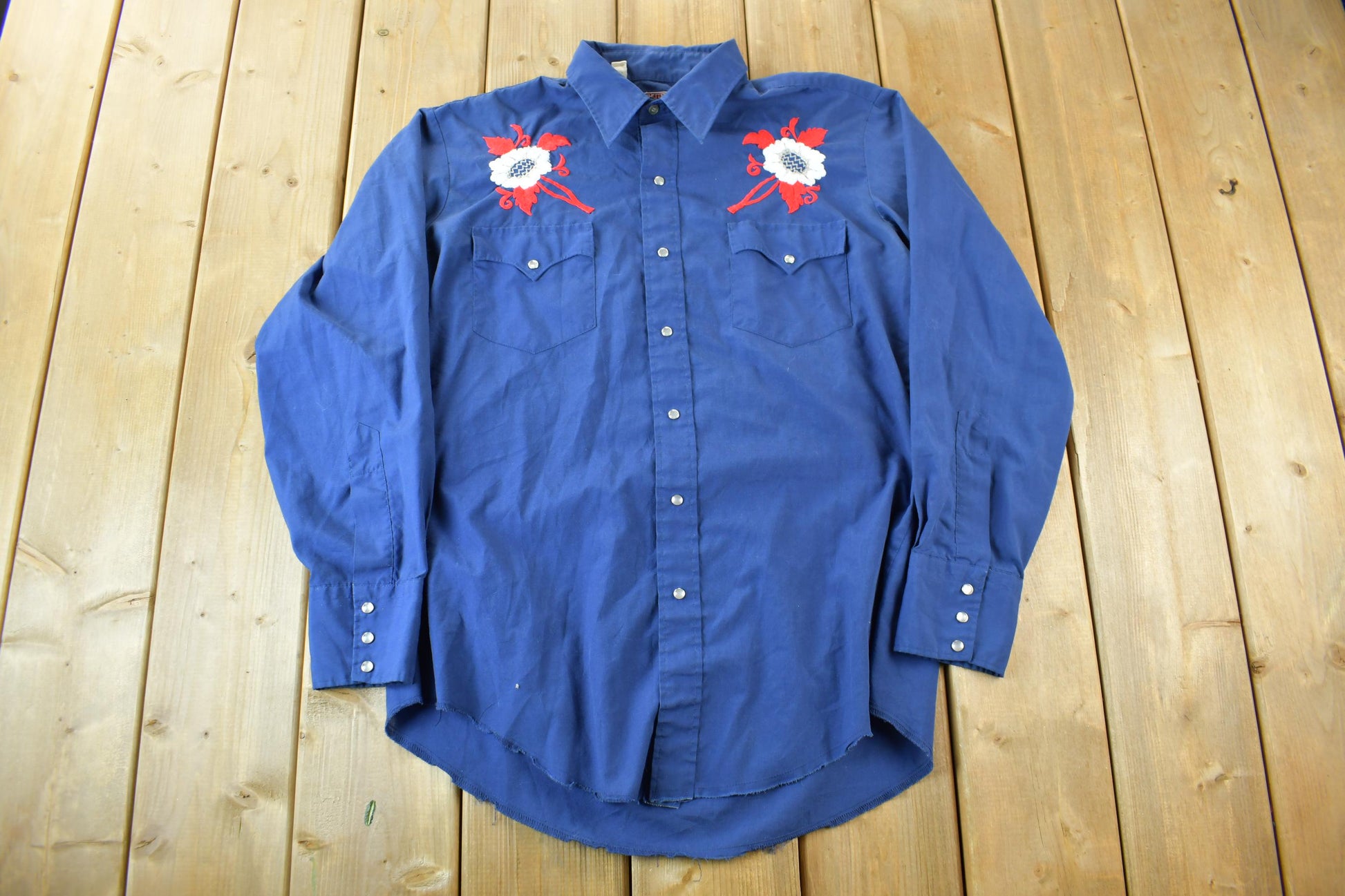 Vintage 1970s Chute #1 Western Wear Pearl Snap Embroidered Button Up Shirt  Made In USA  Size Large  True Vintage  Cowboy Shirt