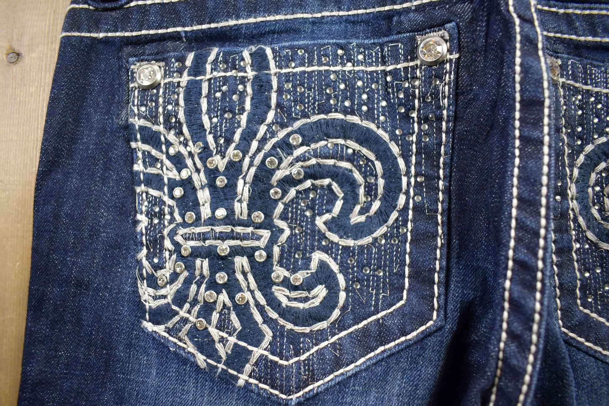 Vintage Y2K Miss Me Bedazzled Low Rise Jeans Size 26x34