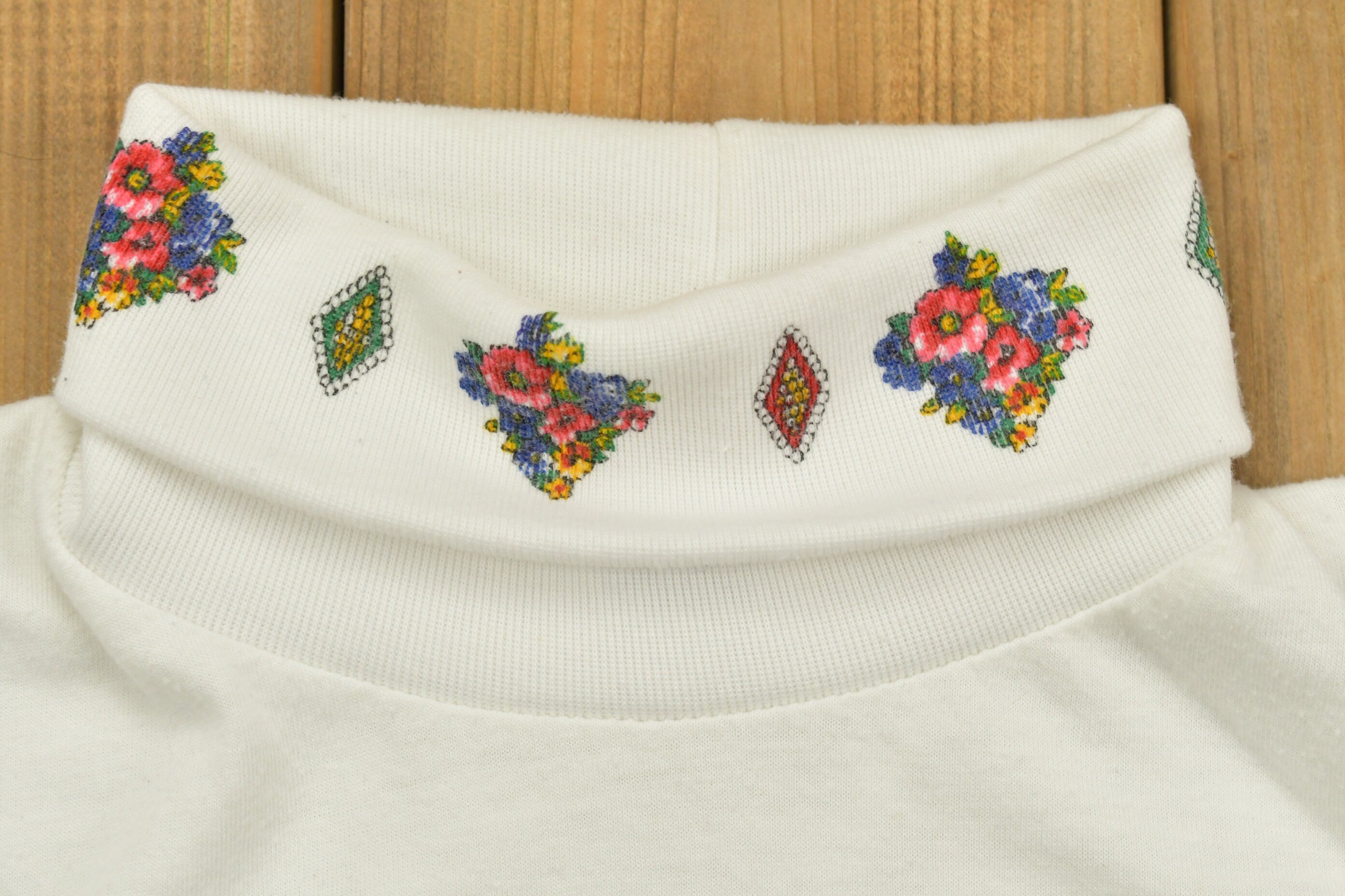 Vintage 1990s Lucia Floral Plain Crewneck