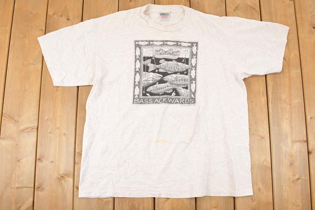 Vintage 1988 Bass Awkward Comedy Fishing Graphic Print Souvenir T-Shirt Men's L