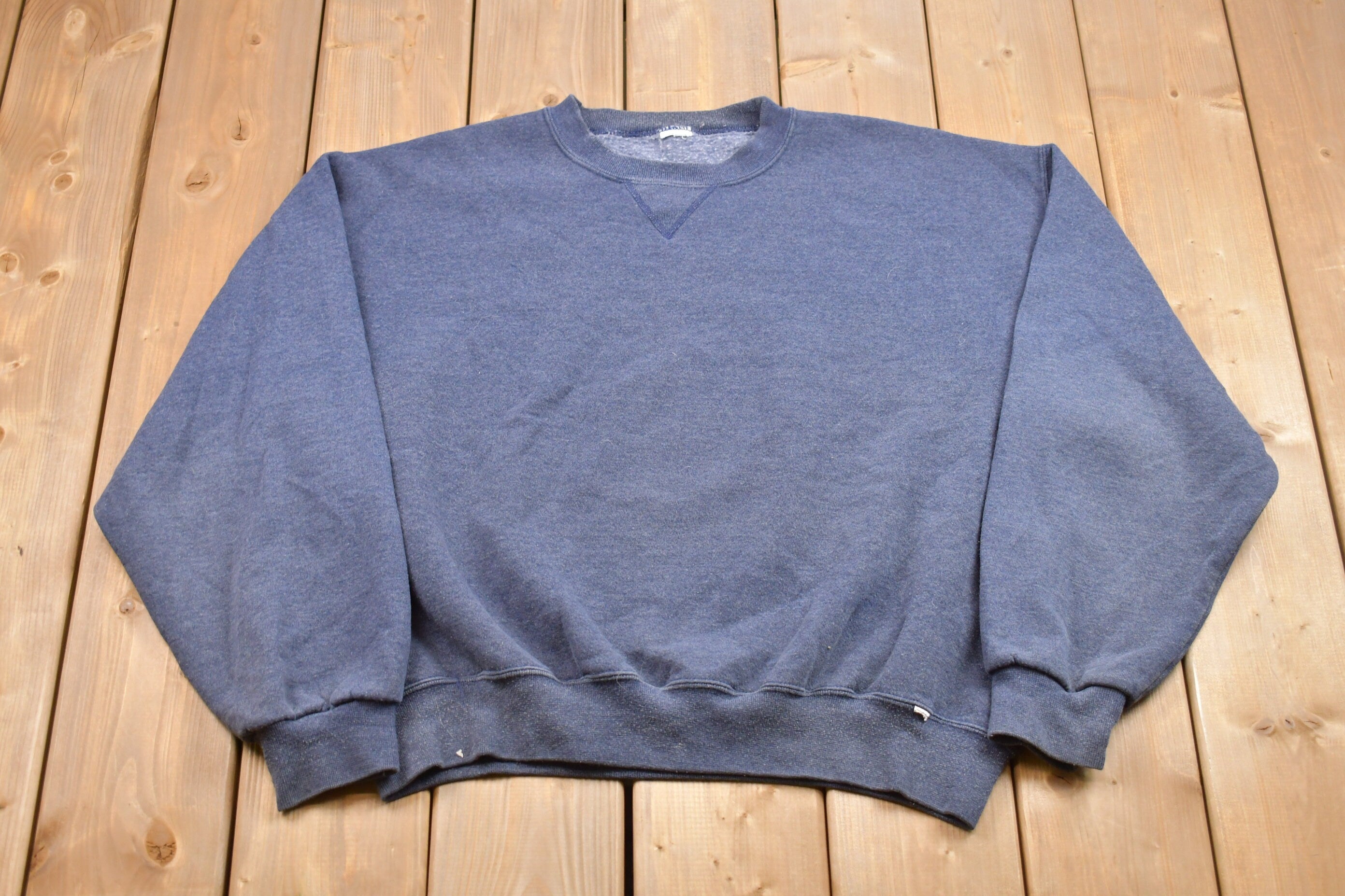 Vintage 1990s Blank Essential Crewneck Sweatshirt /