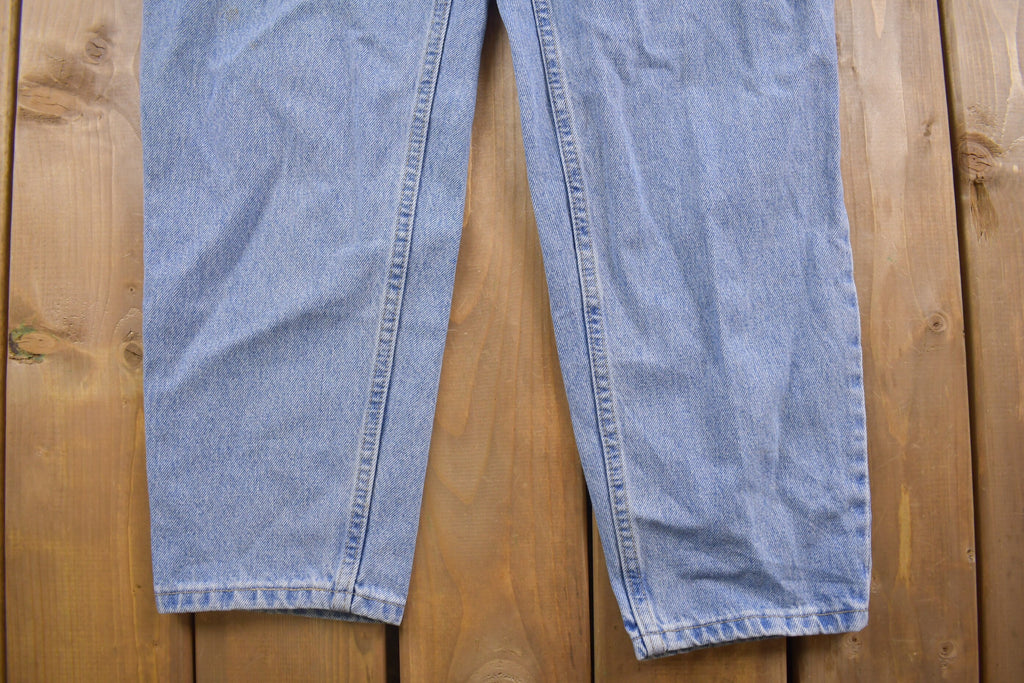 Vintage 1990s Levi's 550 Red Tab Jeans Size 32 x 28