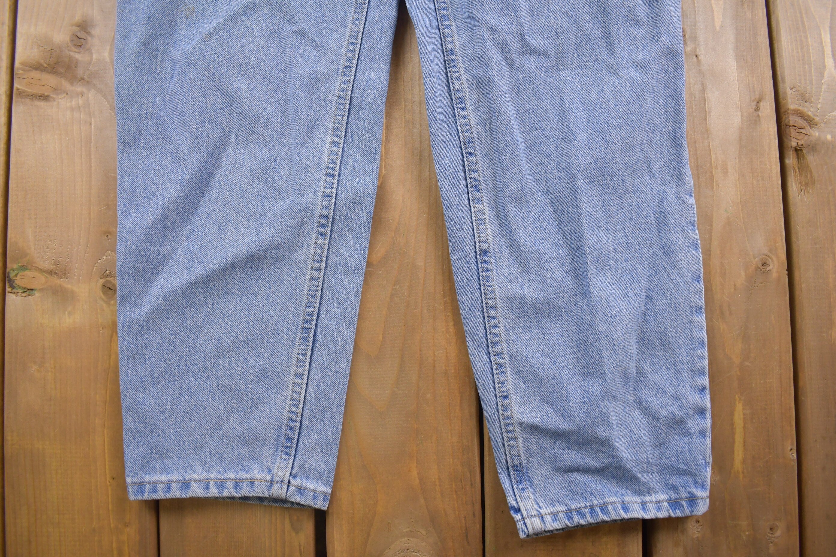Vintage 1990s Levi's 550 Red Tab Jeans Size 32 x 28