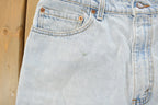 Vintage 1990s Levi's 505 Regular Straight Fit Distressed Denim Jeans Men's 32 x 31