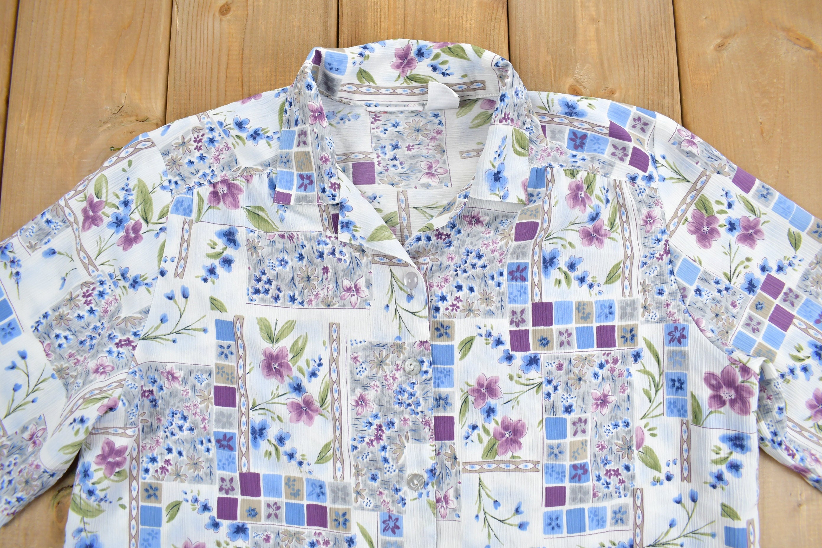 Vintage 1990s Floral Button Up Short Sleeve Shirt