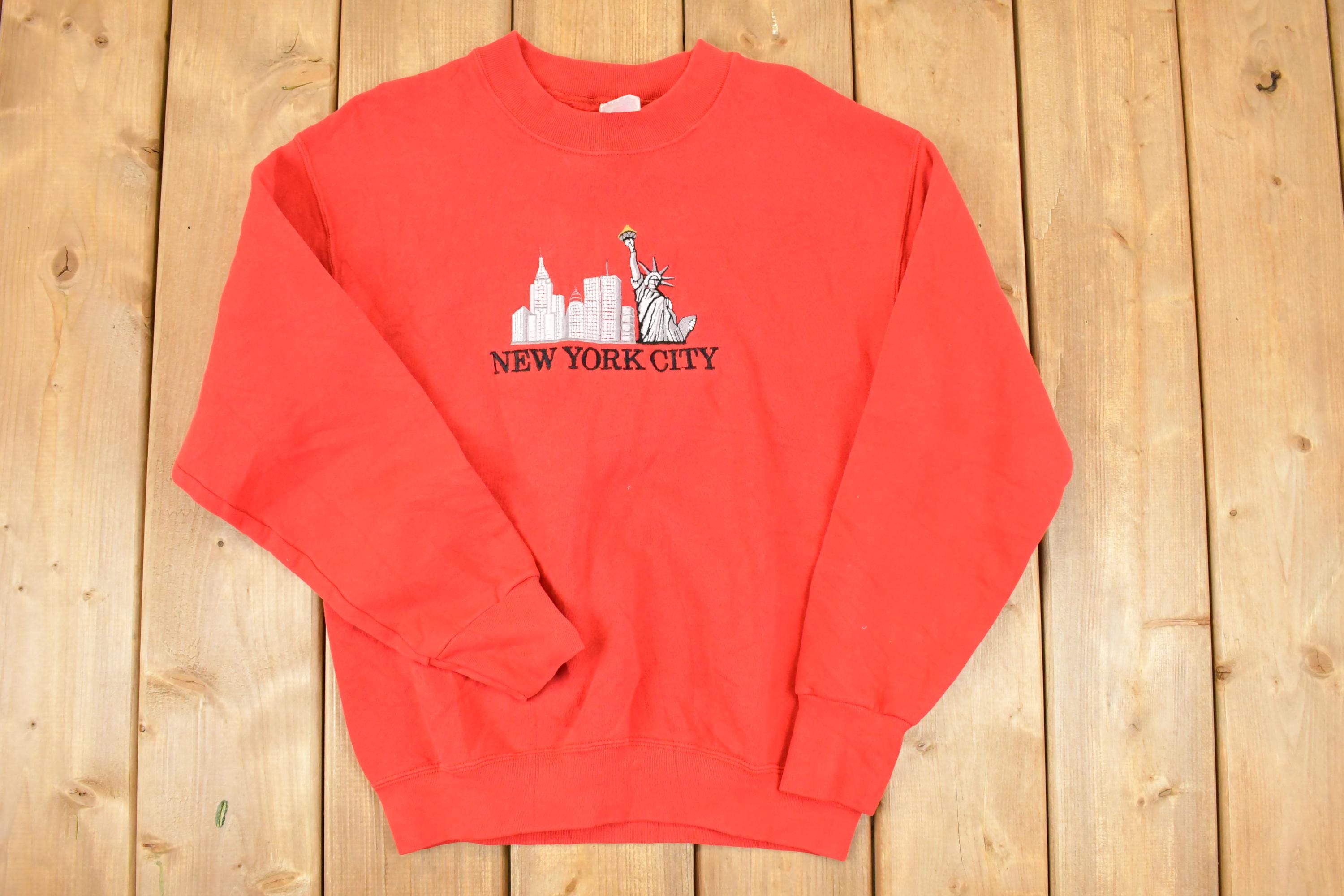 Vintage 1990s New York City Embroidered Statue Of Liberty Crewneck Sweatshirt Mens M