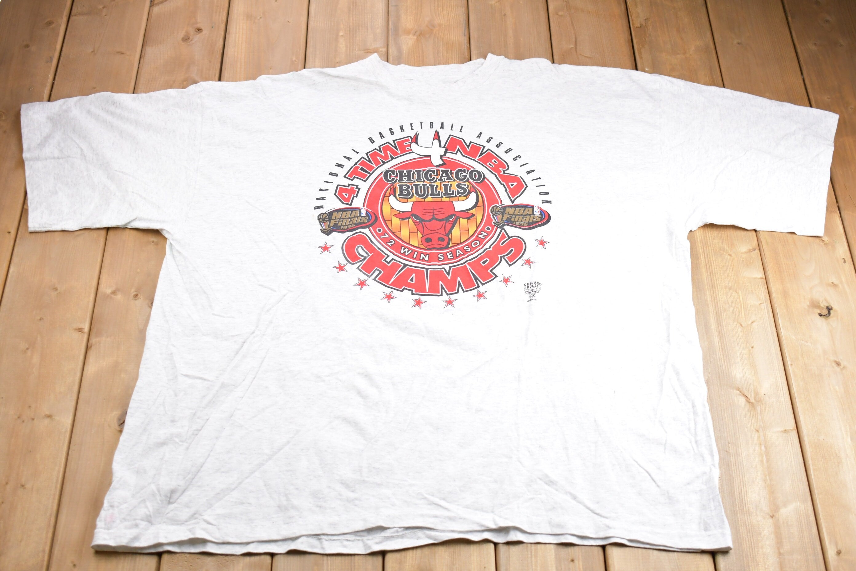 Vintage 1996 Chicago Bulls 4-Peat Champs Logo Athletic Made In USA Graphic T-Shirt