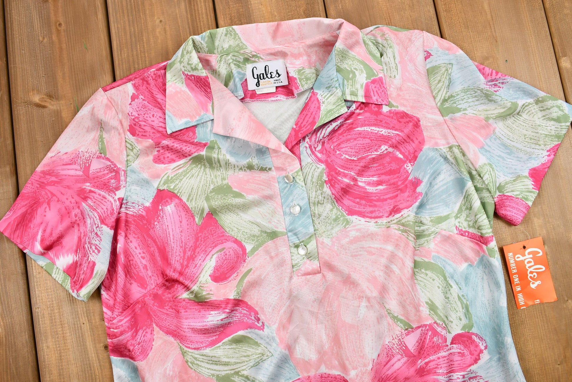 Vintage 1960s Deadstock Floral Quarter-Button Up Short Sleeve Blouse  Retro Fashion  Beachwear  Vintage Womenswear  Made in USA