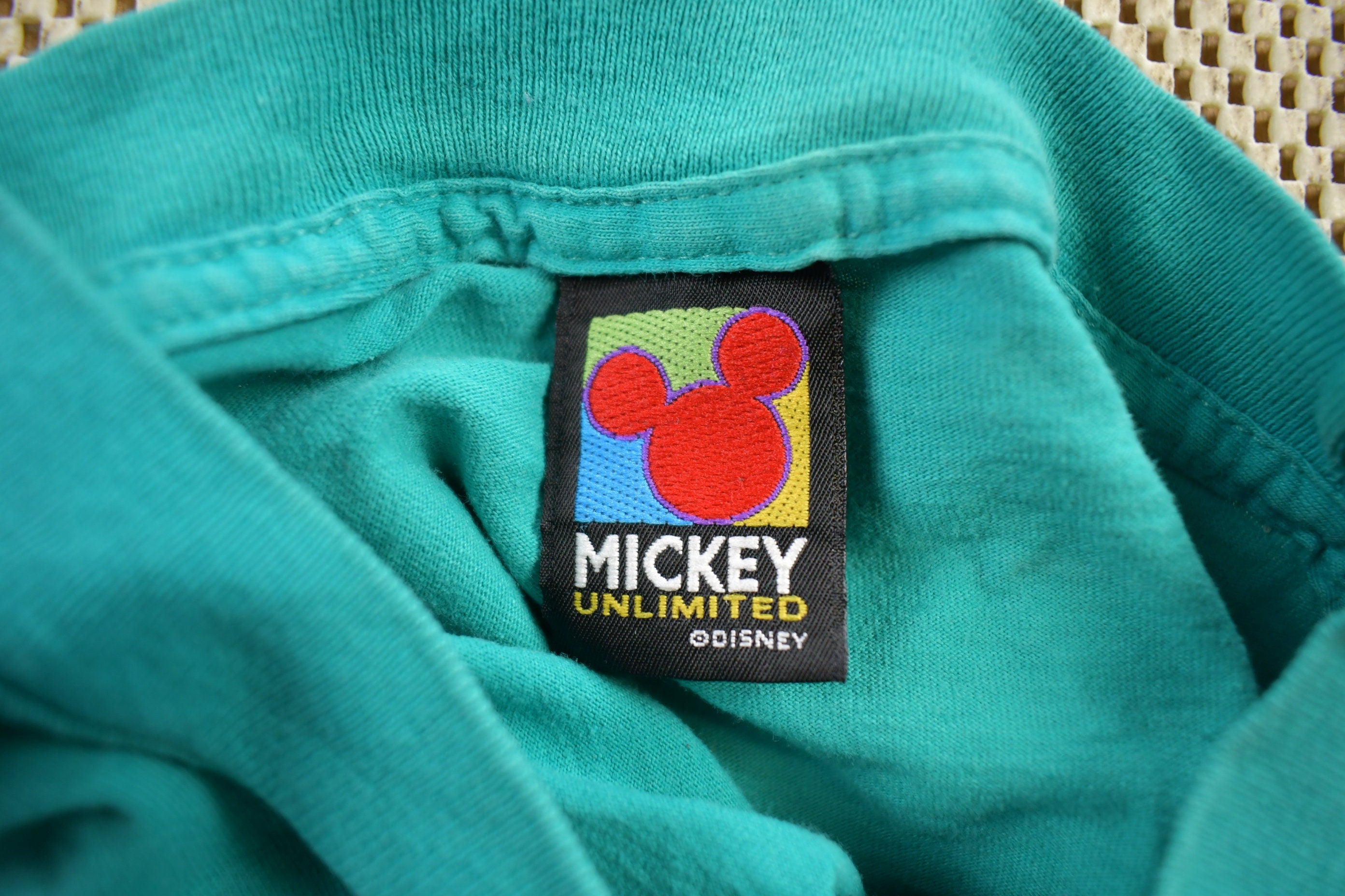Vintage 1990s Disney Mickey & Minnie Mouse Minnesota Graphic T-Shirt Size L
