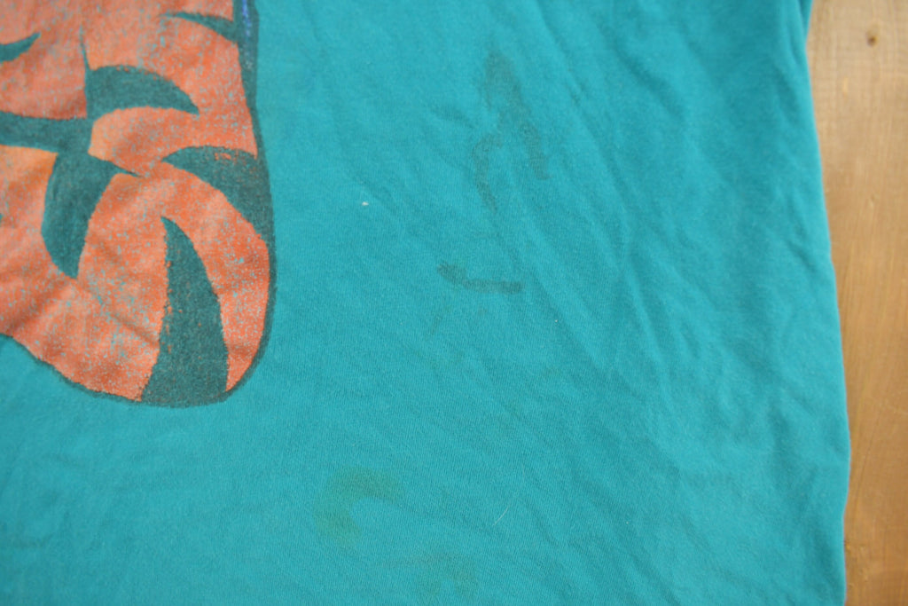 Vintage 1990s Tigger Mickey Inc Graphic T-Shirt Winnie The Pooh Disney