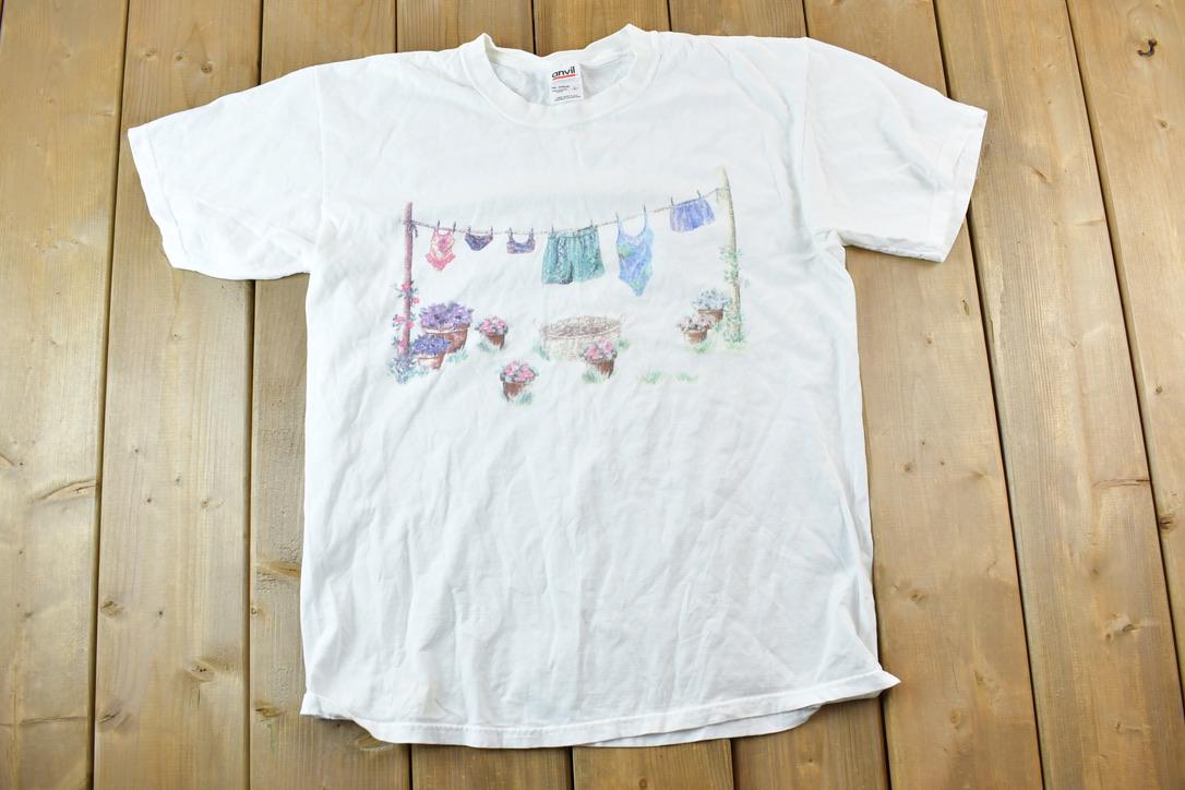 Vintage 1990s Laundry Line Souvenir T-Shirt