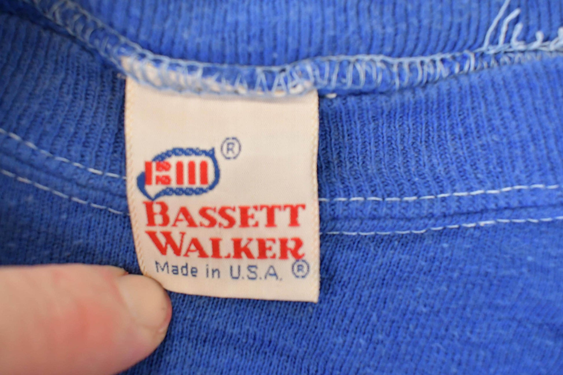 Vintage 1980s Basset Walker Blank Crewneck Sweatshirt Women's Cropped XL