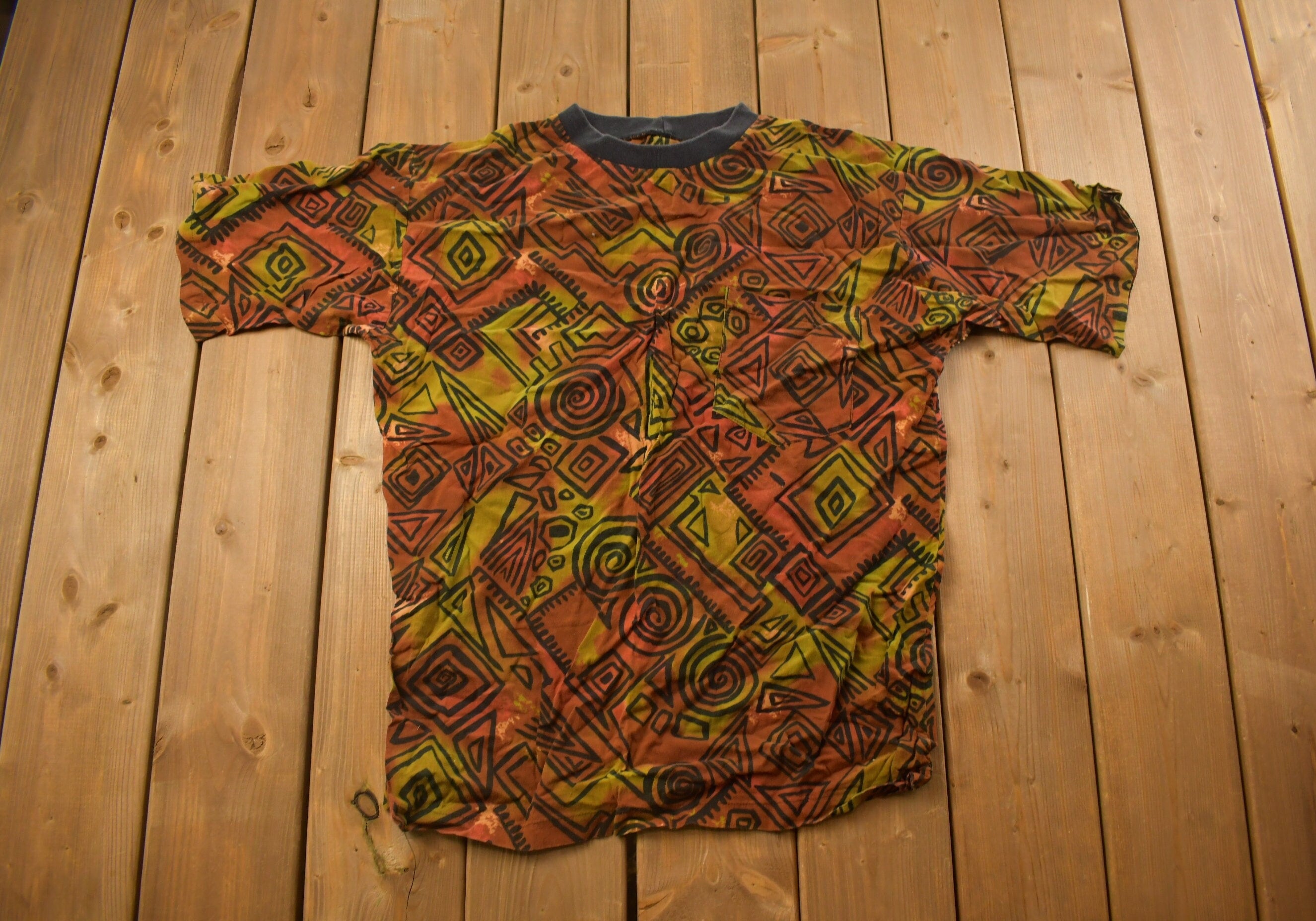 Vintage 1990s Abstract Pattern All Over Print Graphic T Shirt