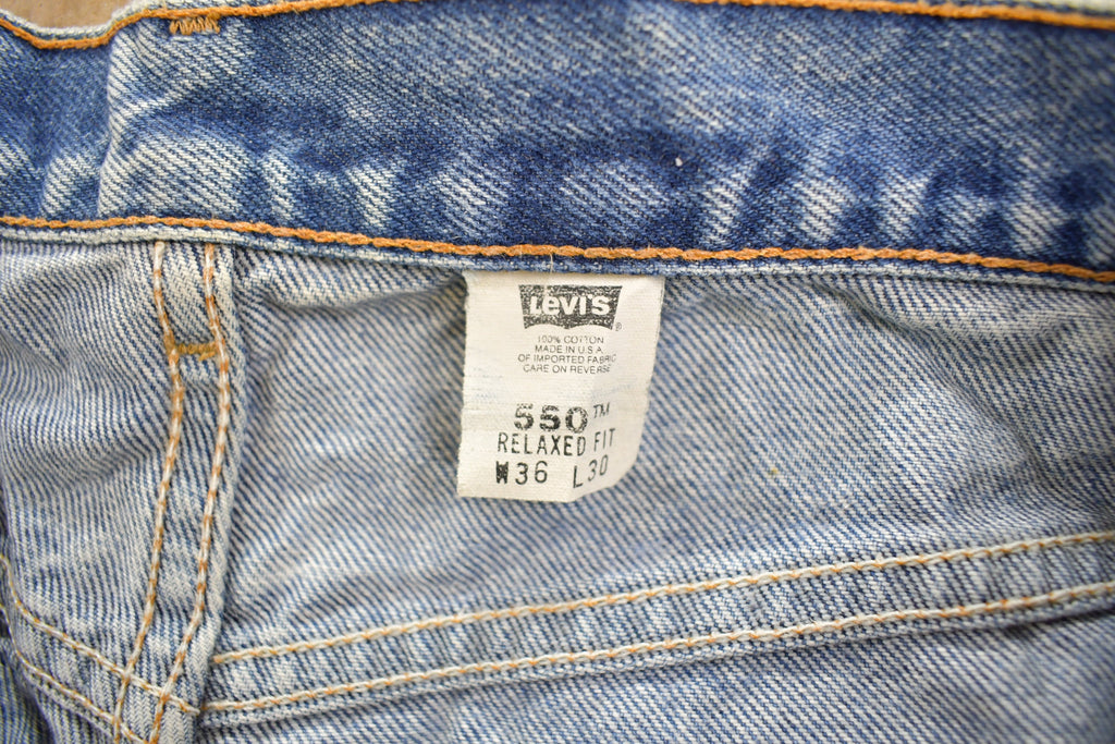 Vintage 1990s Levi's 550 Relaxed Fit Medium Wash Jeans Size 36 x 29.5