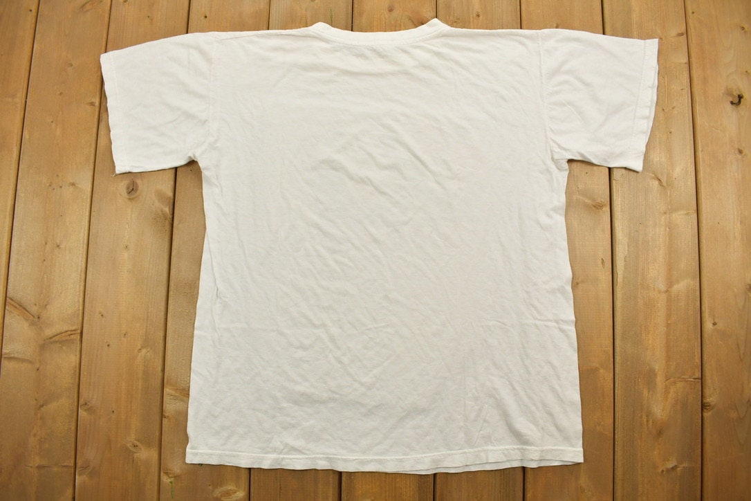 Vintage 2000 Canada Souvenir T Shirt